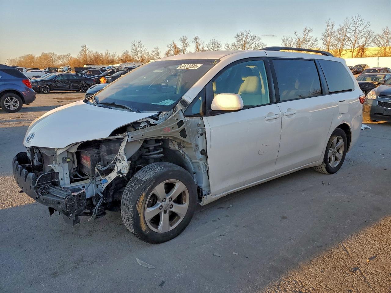 2015 TOYOTA SIENNA