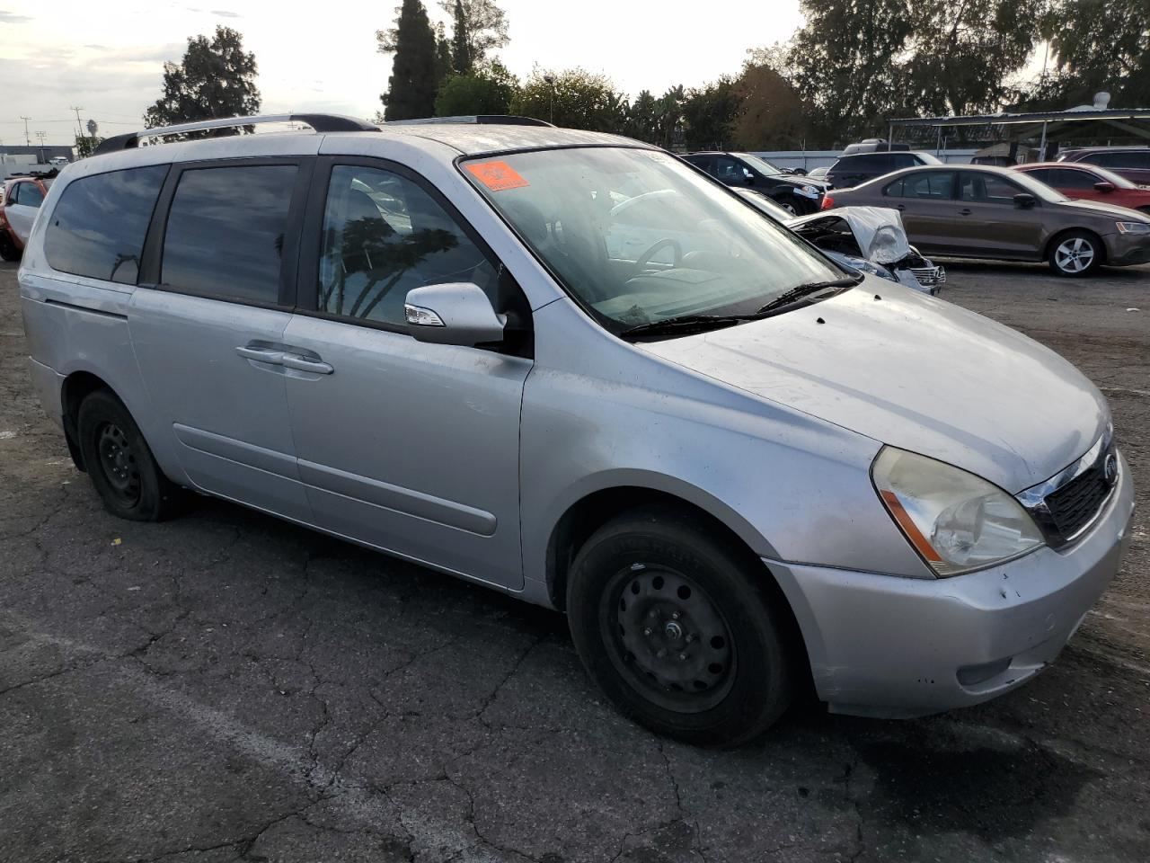 2012 KIA SEDONA
