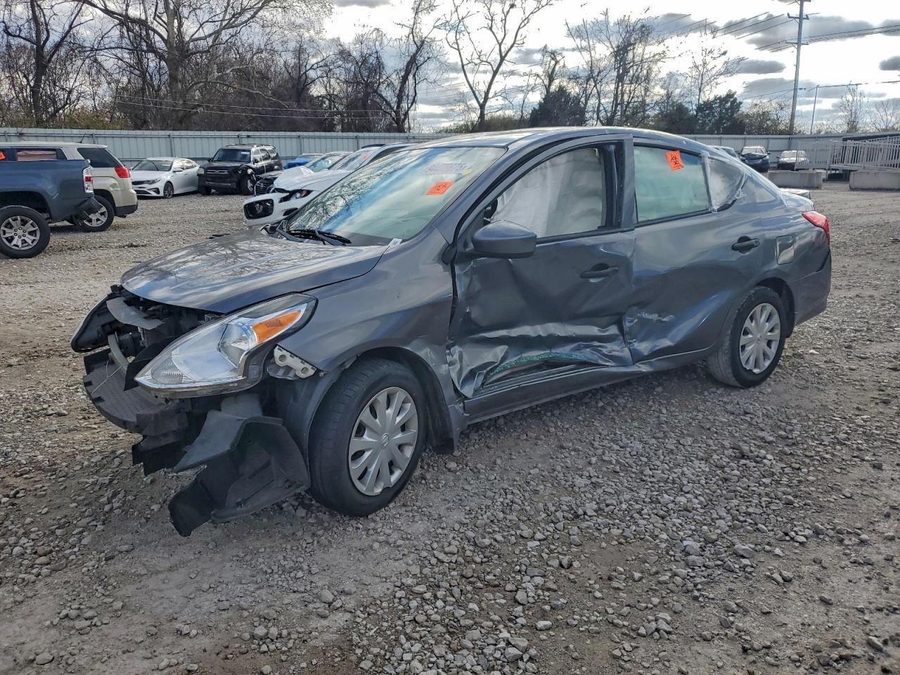 2017 NISSAN VERSA