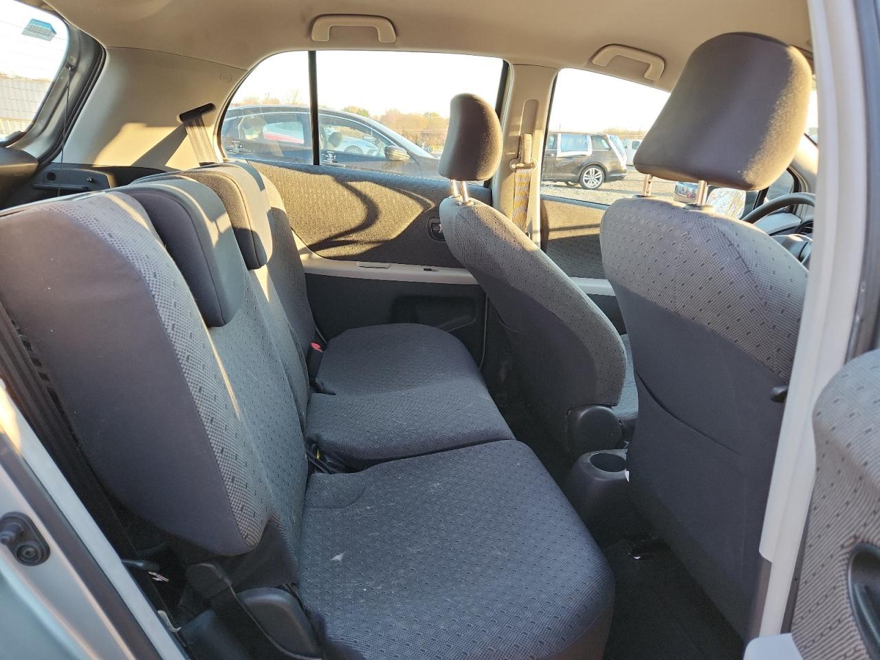 2011 TOYOTA YARIS