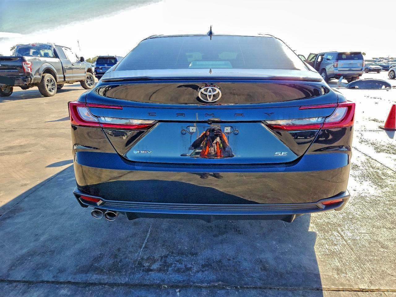 2025 TOYOTA CAMRY