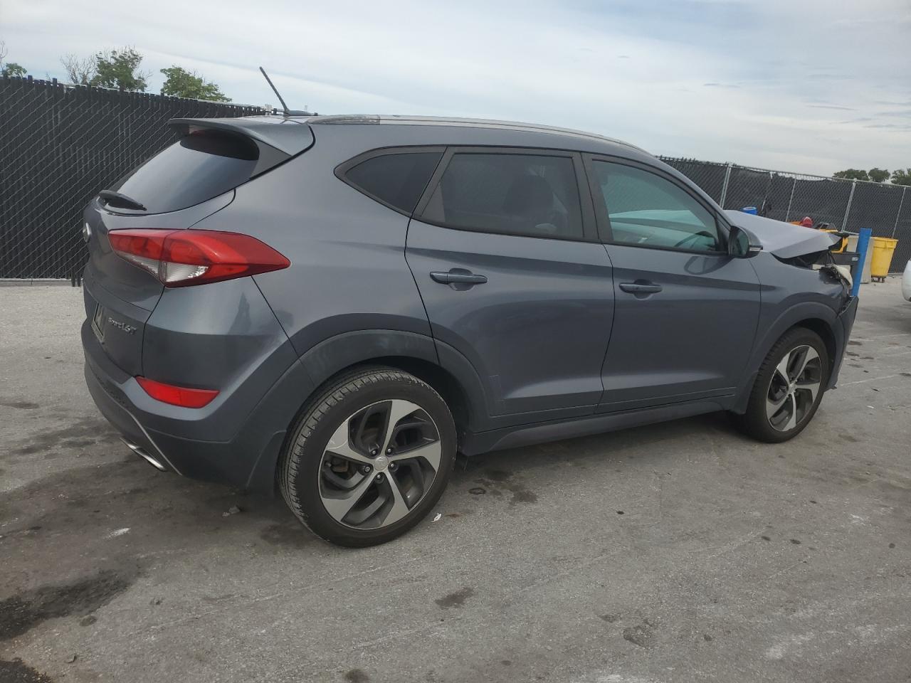 2016 HYUNDAI TUCSON