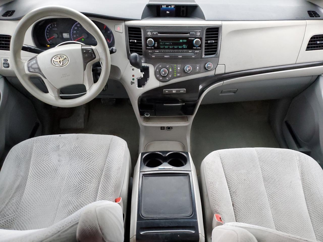 2012 TOYOTA SIENNA