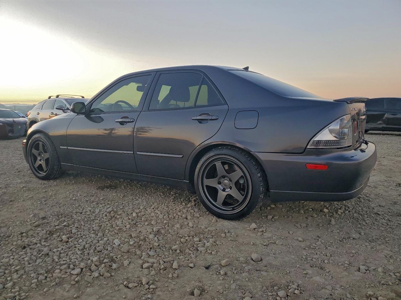 2004 LEXUS IS 300