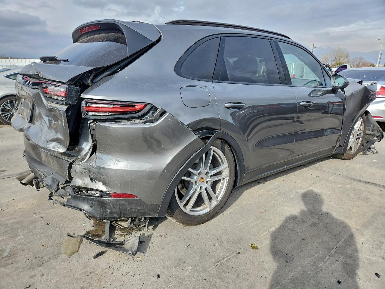 2019 PORSCHE CAYENNE