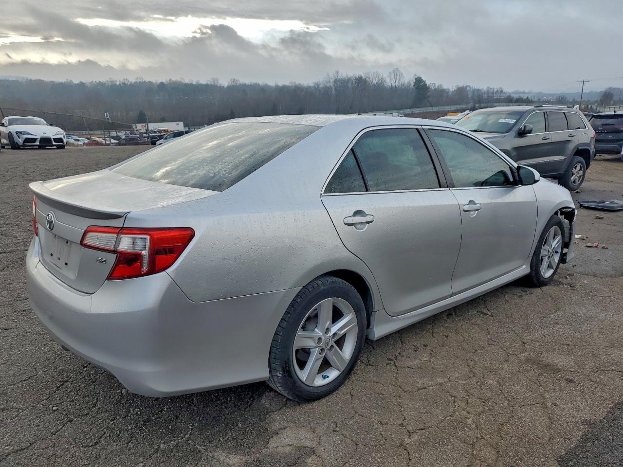 2014 TOYOTA CAMRY