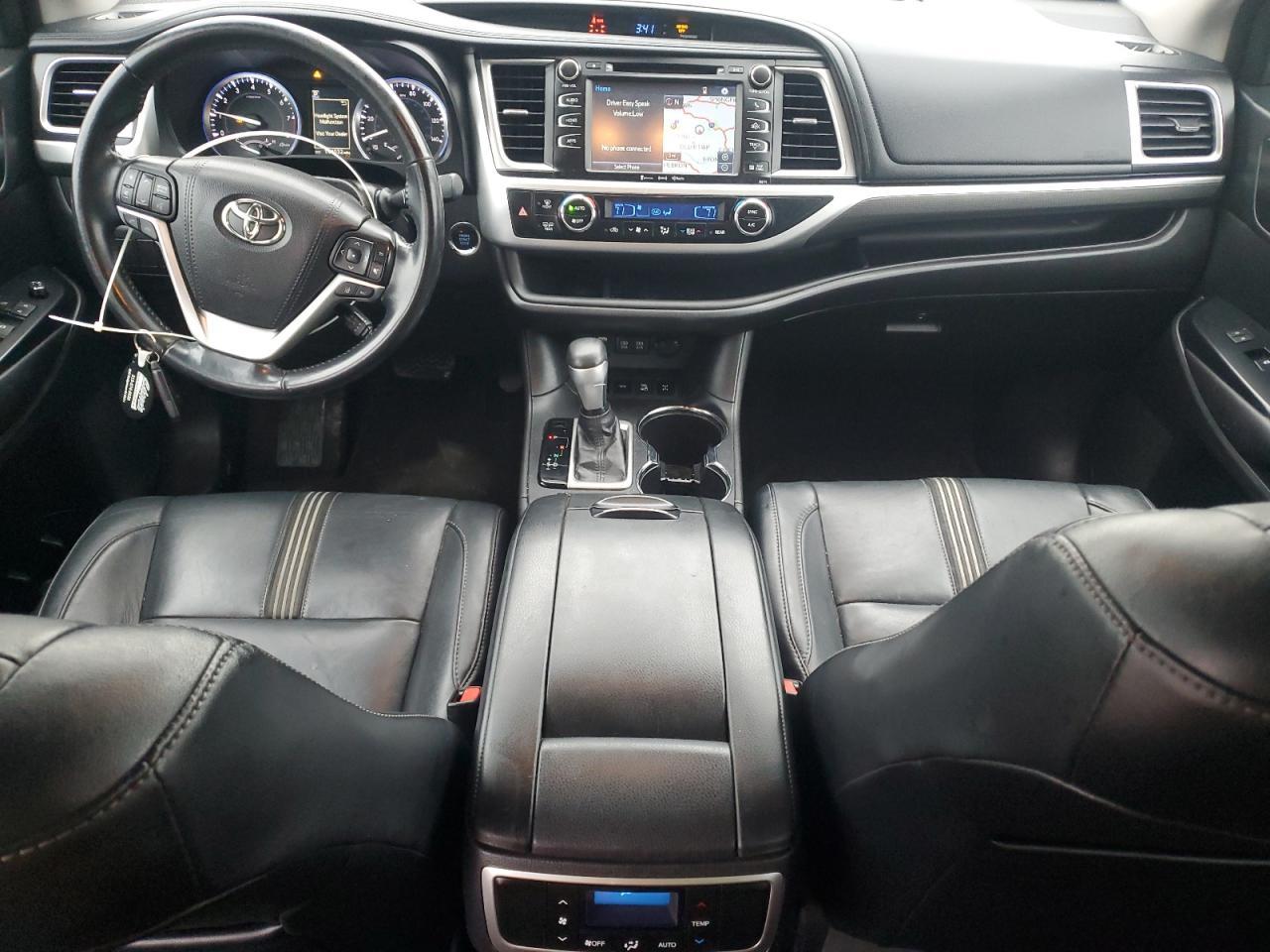 2017 TOYOTA HIGHLANDER