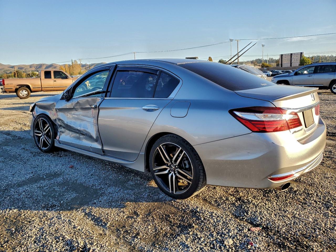 2017 HONDA ACCORD