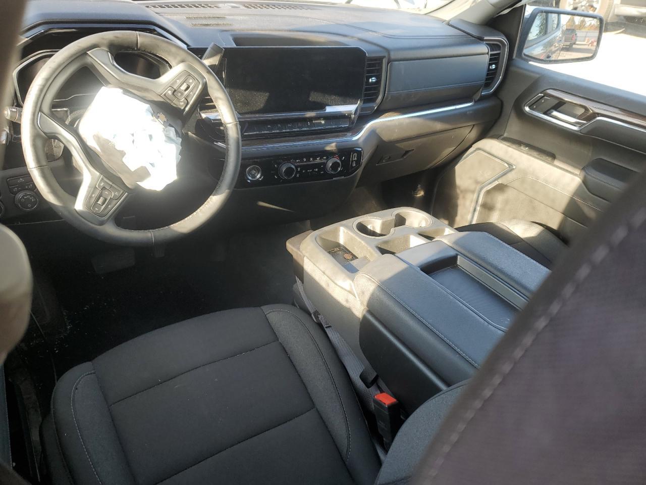 2024 CHEVROLET Silverado