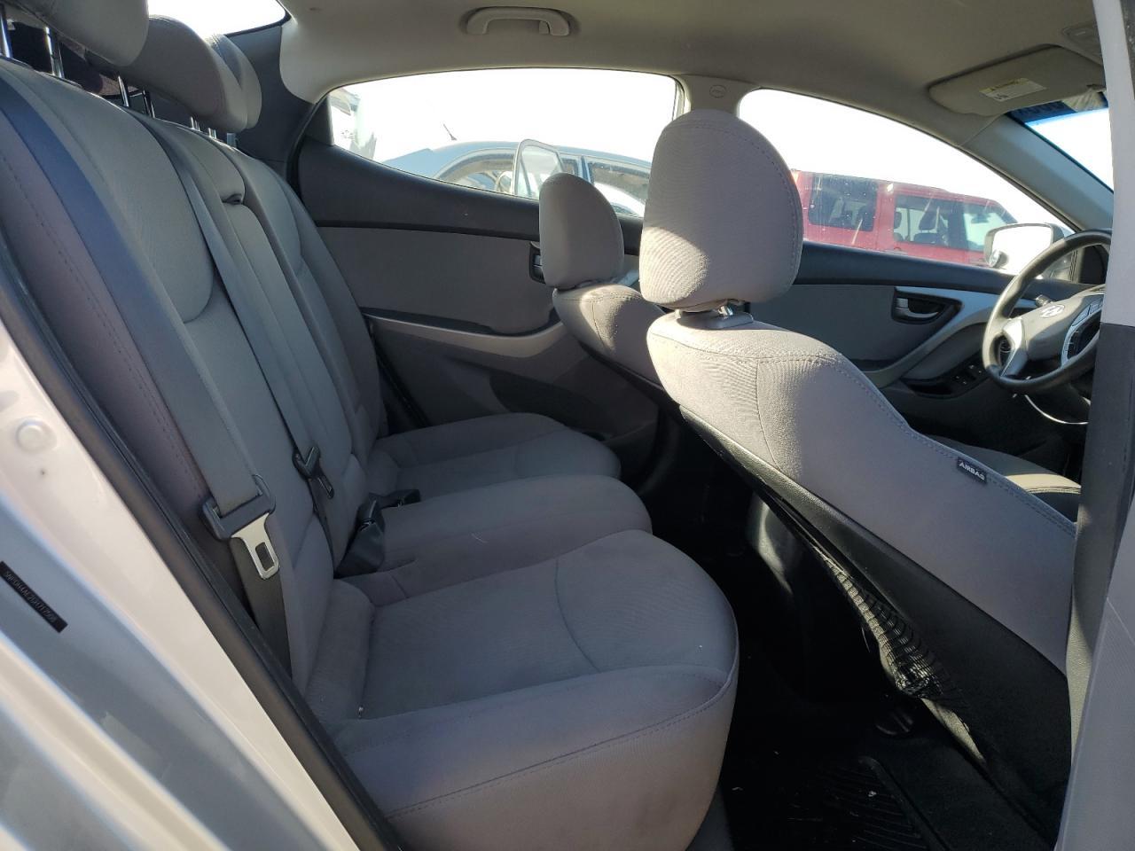 2016 HYUNDAI ELANTRA