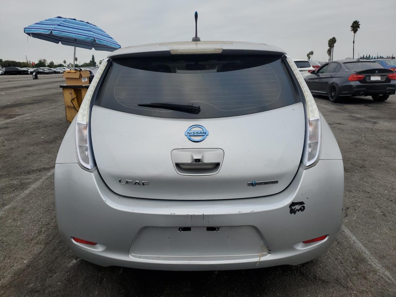 2011 NISSAN LEAF