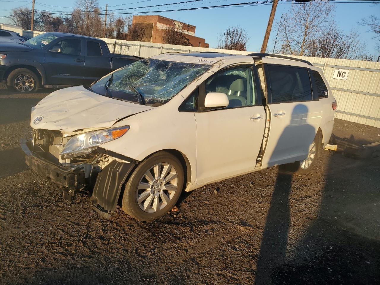 2015 TOYOTA SIENNA