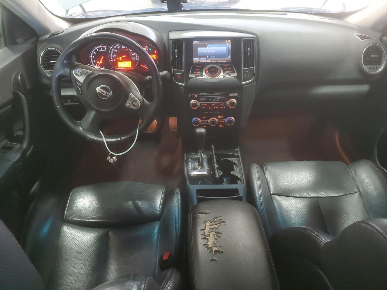 2010 NISSAN Maxima