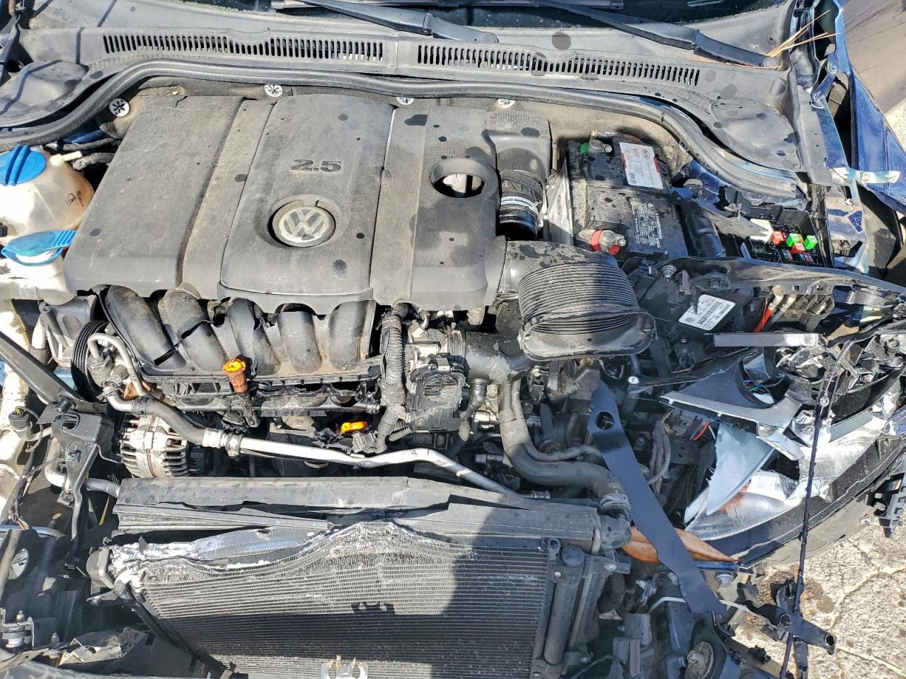 2013 VOLKSWAGEN JETTA