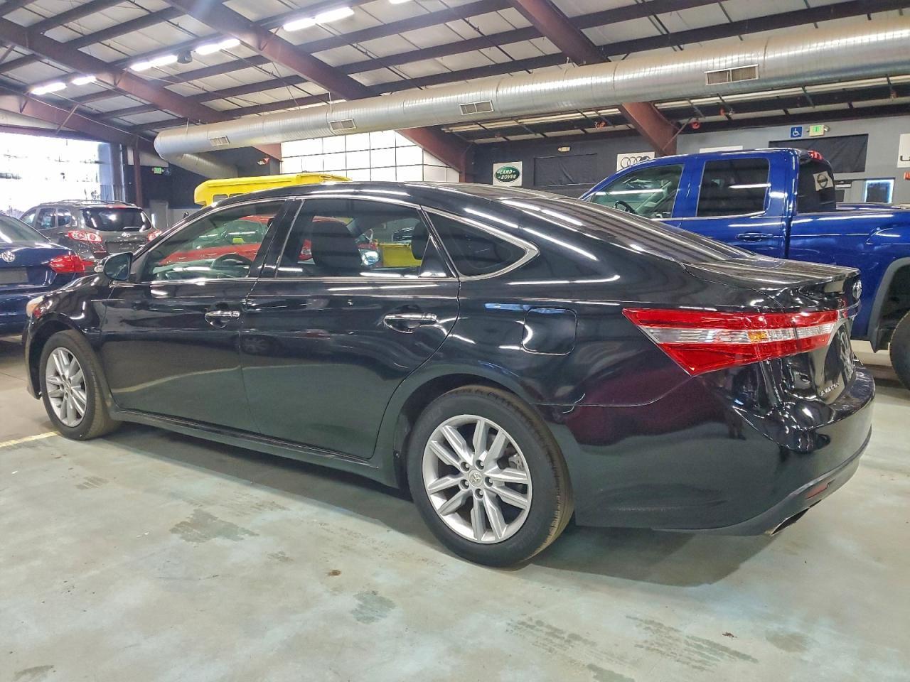 2013 TOYOTA Avalon