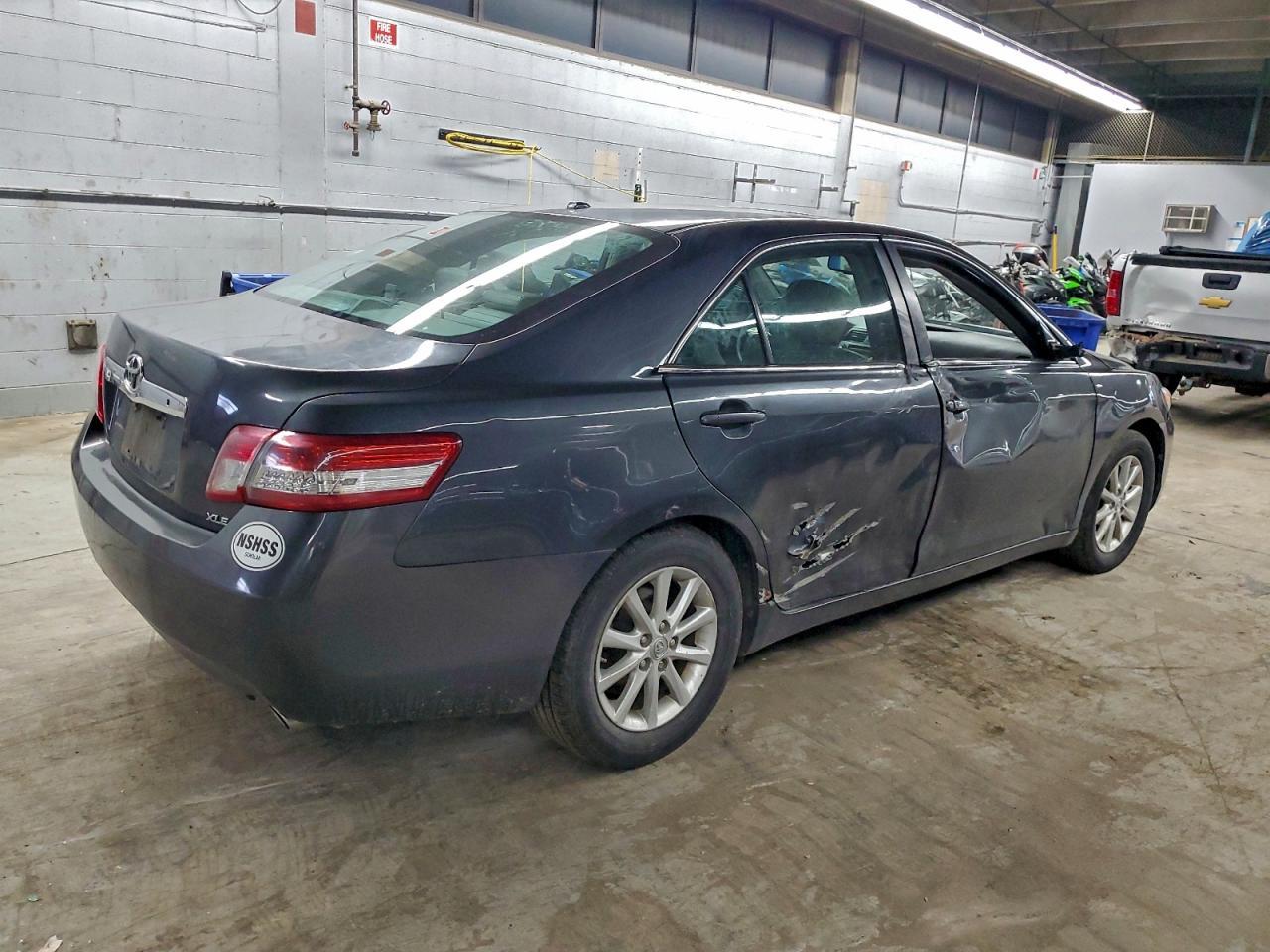 2011 TOYOTA CAMRY