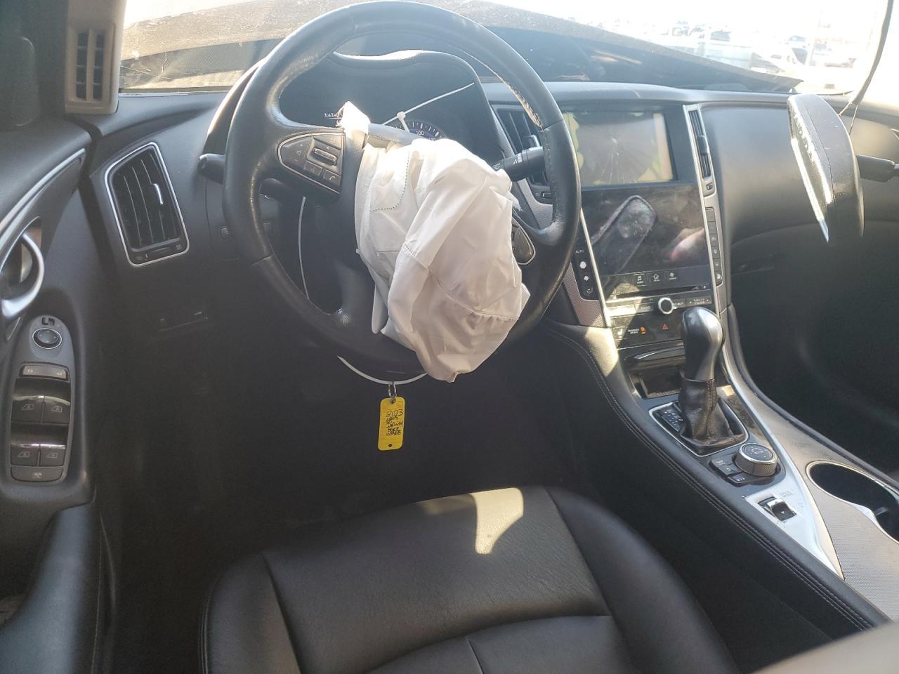 2015 INFINITI Q50