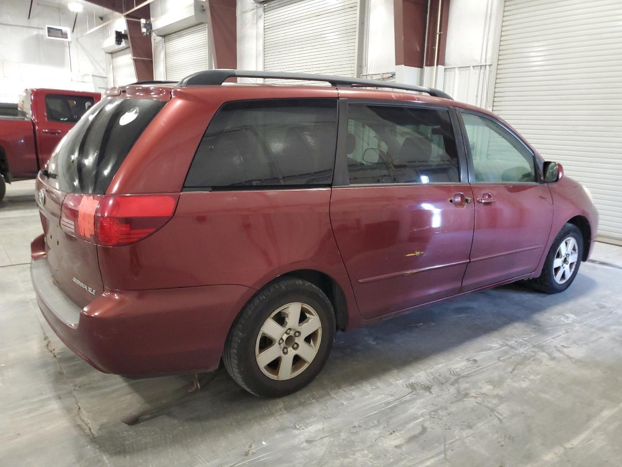 2005 TOYOTA SIENNA
