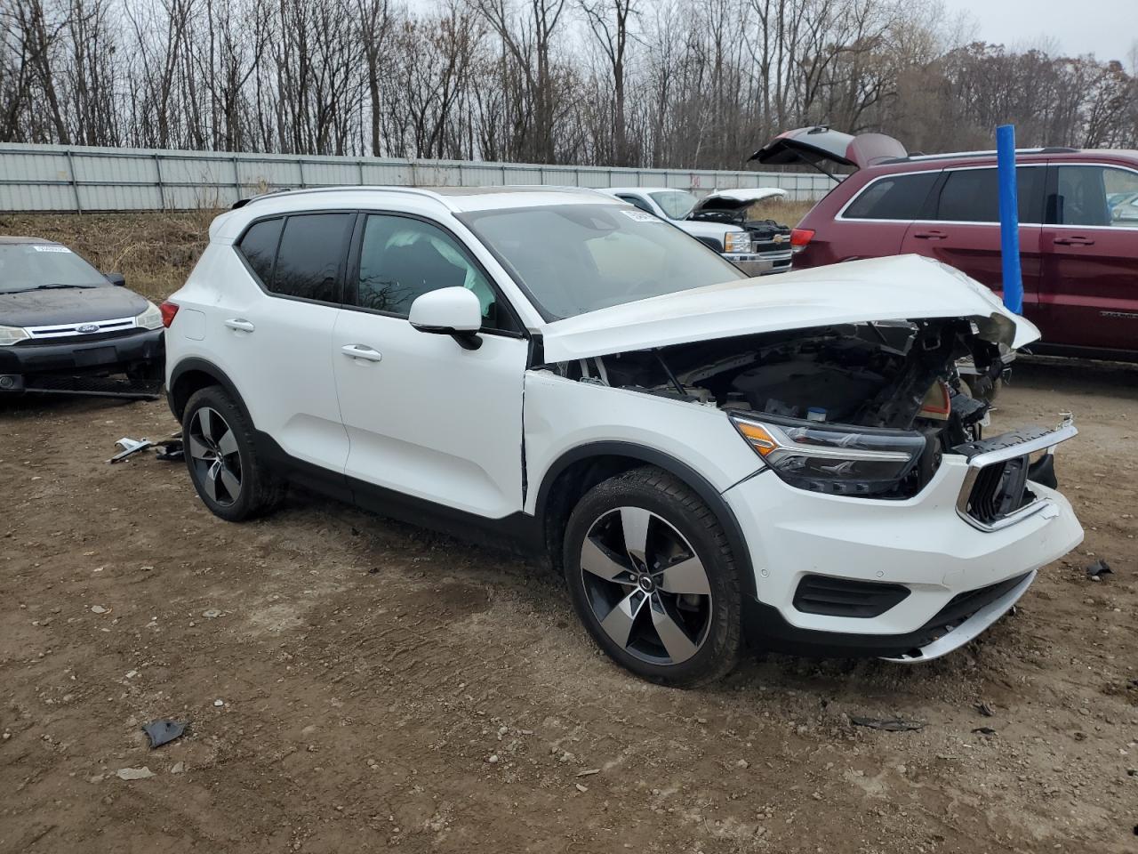 2019 VOLVO XC40