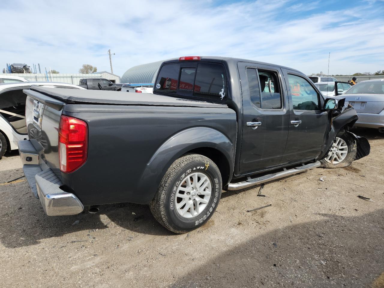 2015 NISSAN Frontier