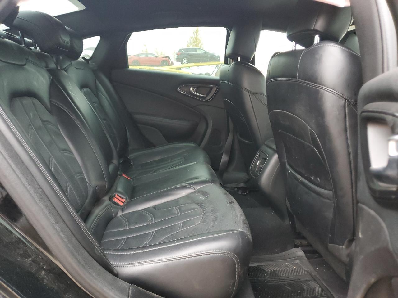 2015 CHRYSLER 200