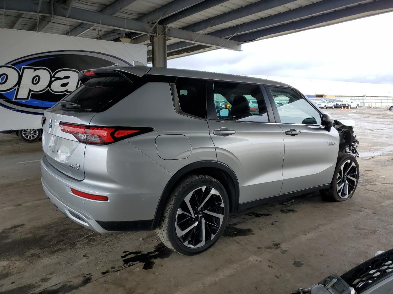 2023 MITSUBISHI outlander