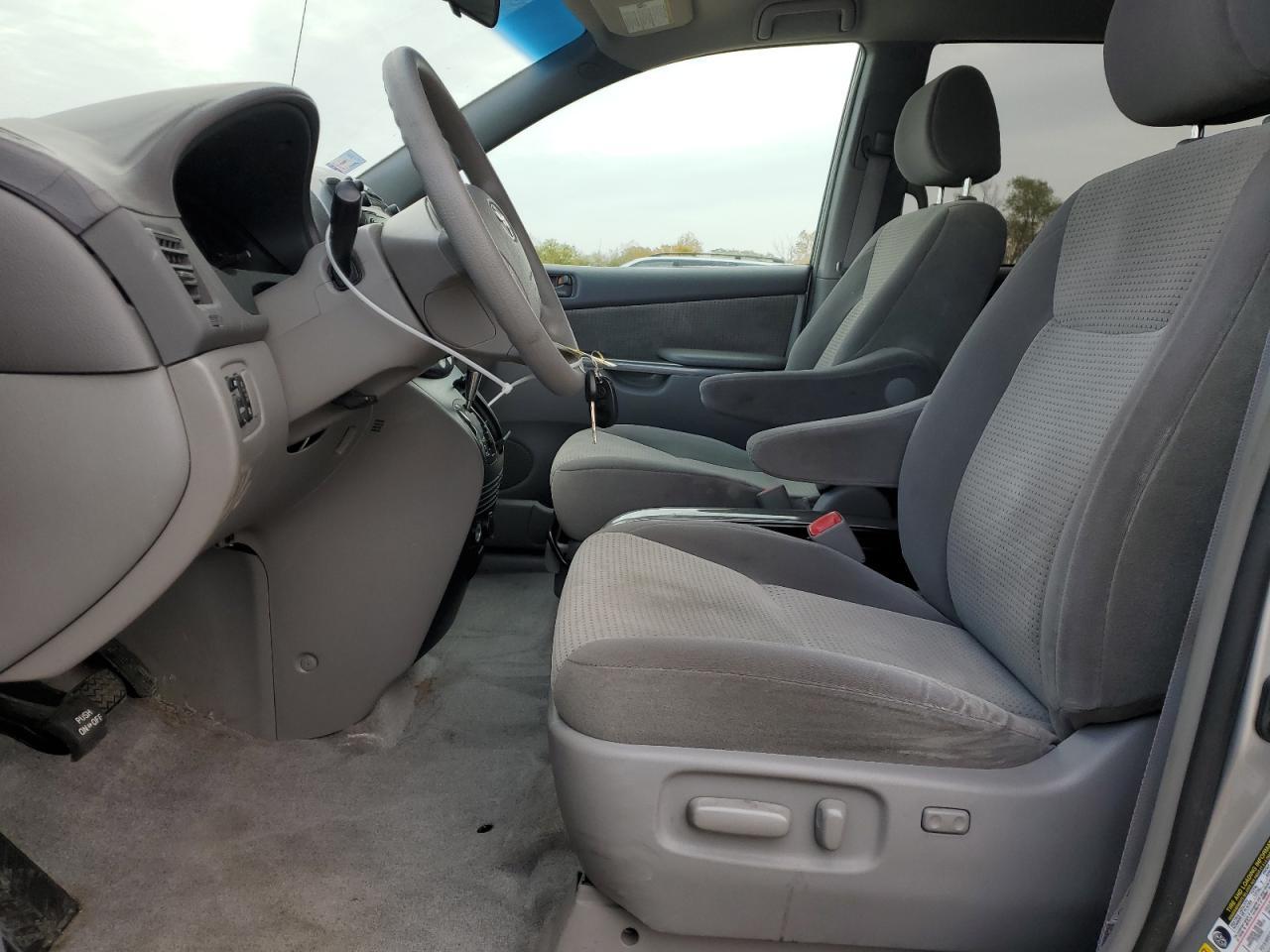 2007 TOYOTA SIENNA