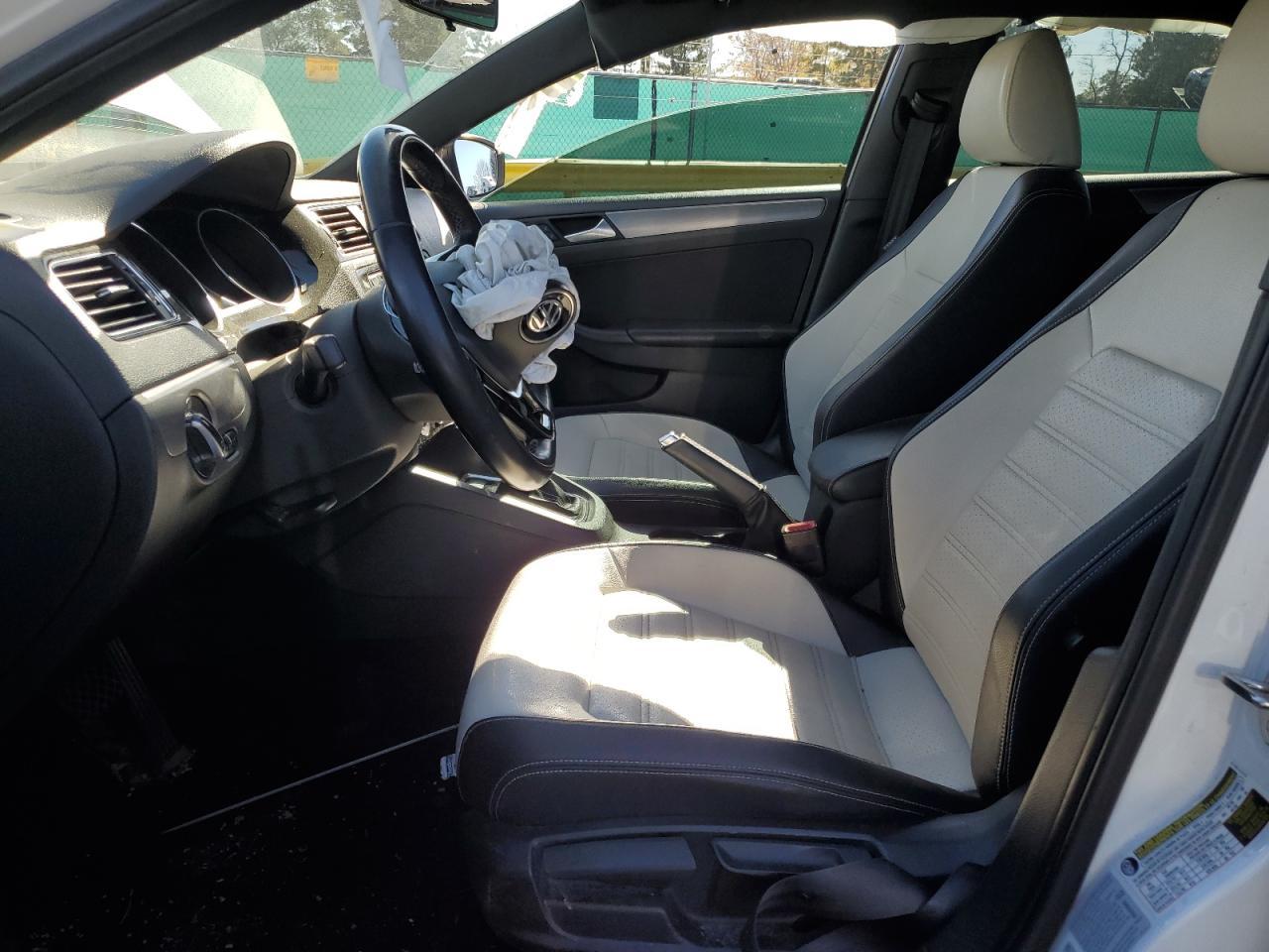 2016 VOLKSWAGEN JETTA