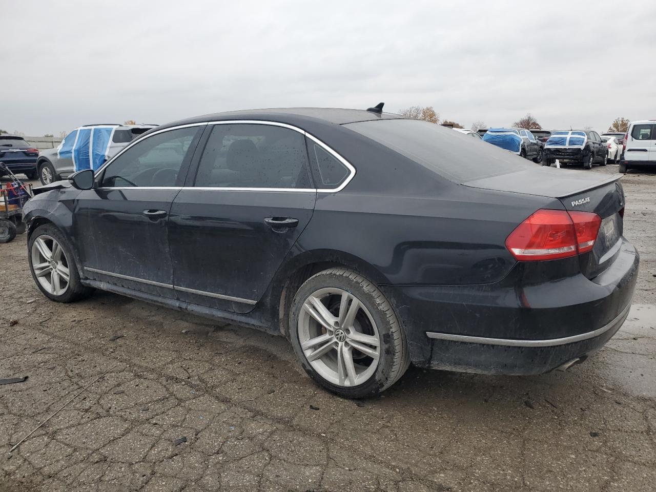 2012 VOLKSWAGEN Passat
