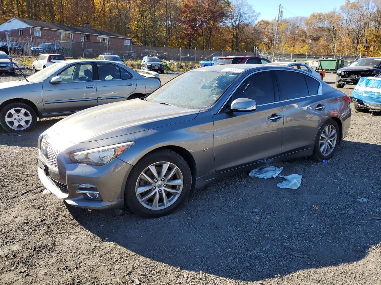 2015 INFINITI Q50
