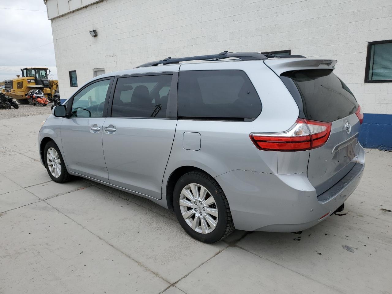 2015 TOYOTA SIENNA