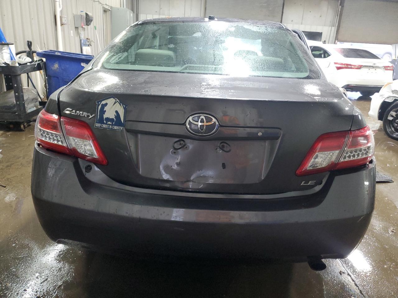 2011 TOYOTA CAMRY