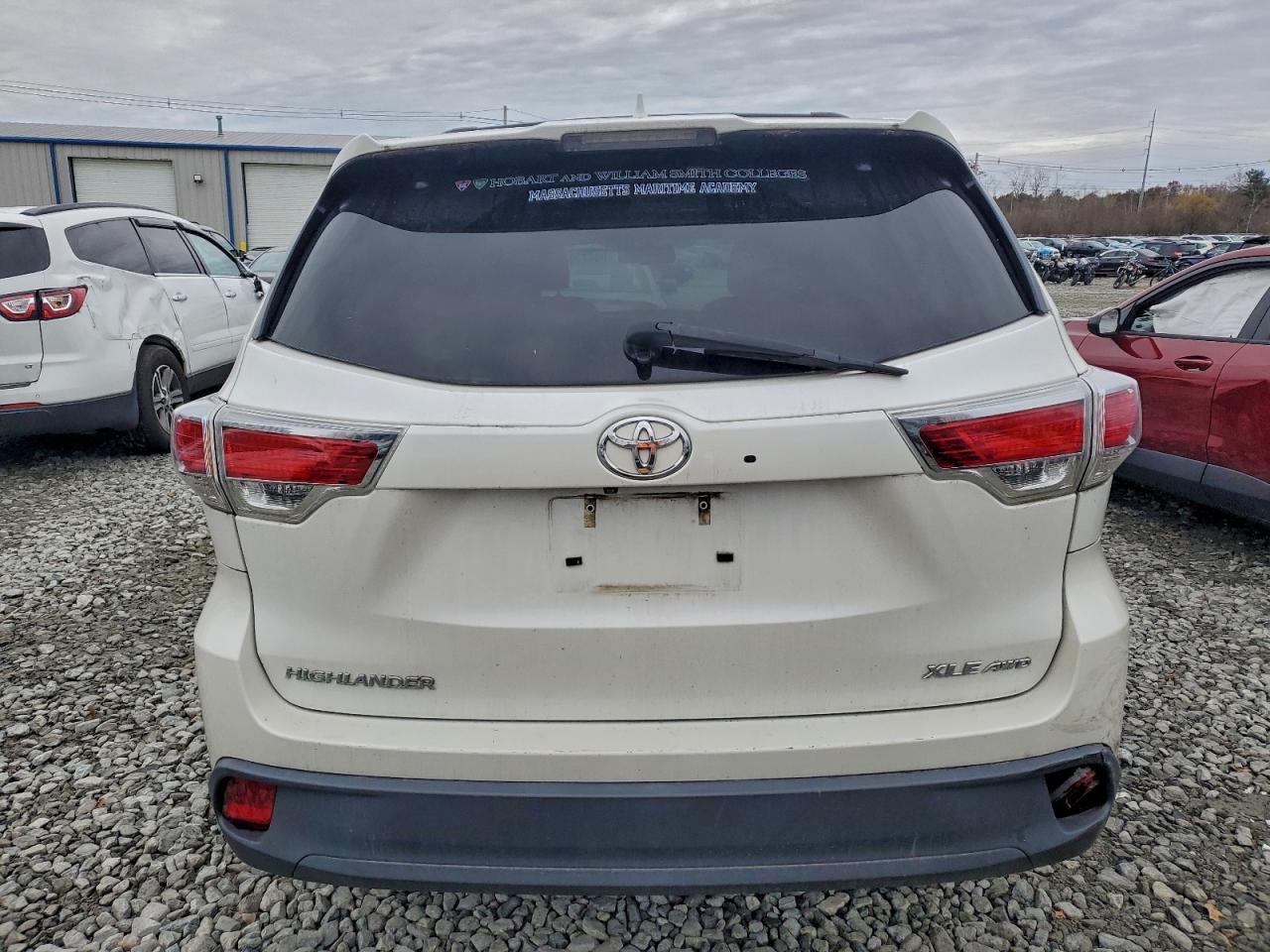 2015 TOYOTA HIGHLANDER