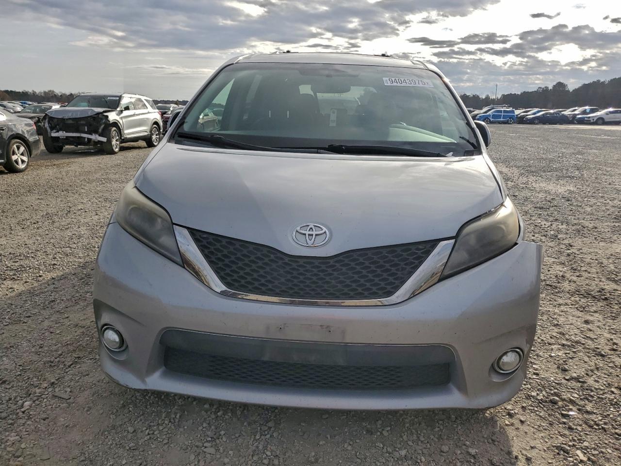 2015 TOYOTA SIENNA