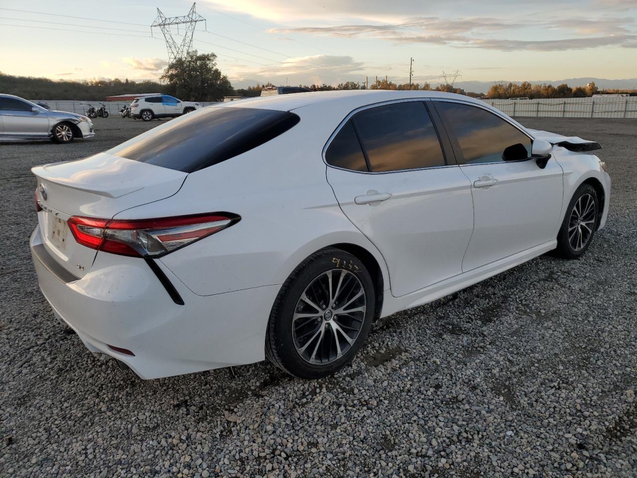 2018 TOYOTA CAMRY