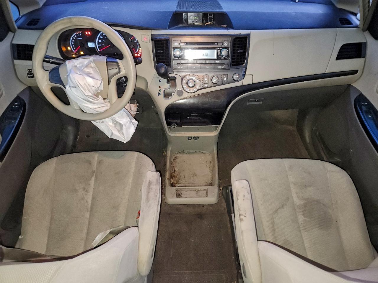 2013 TOYOTA SIENNA