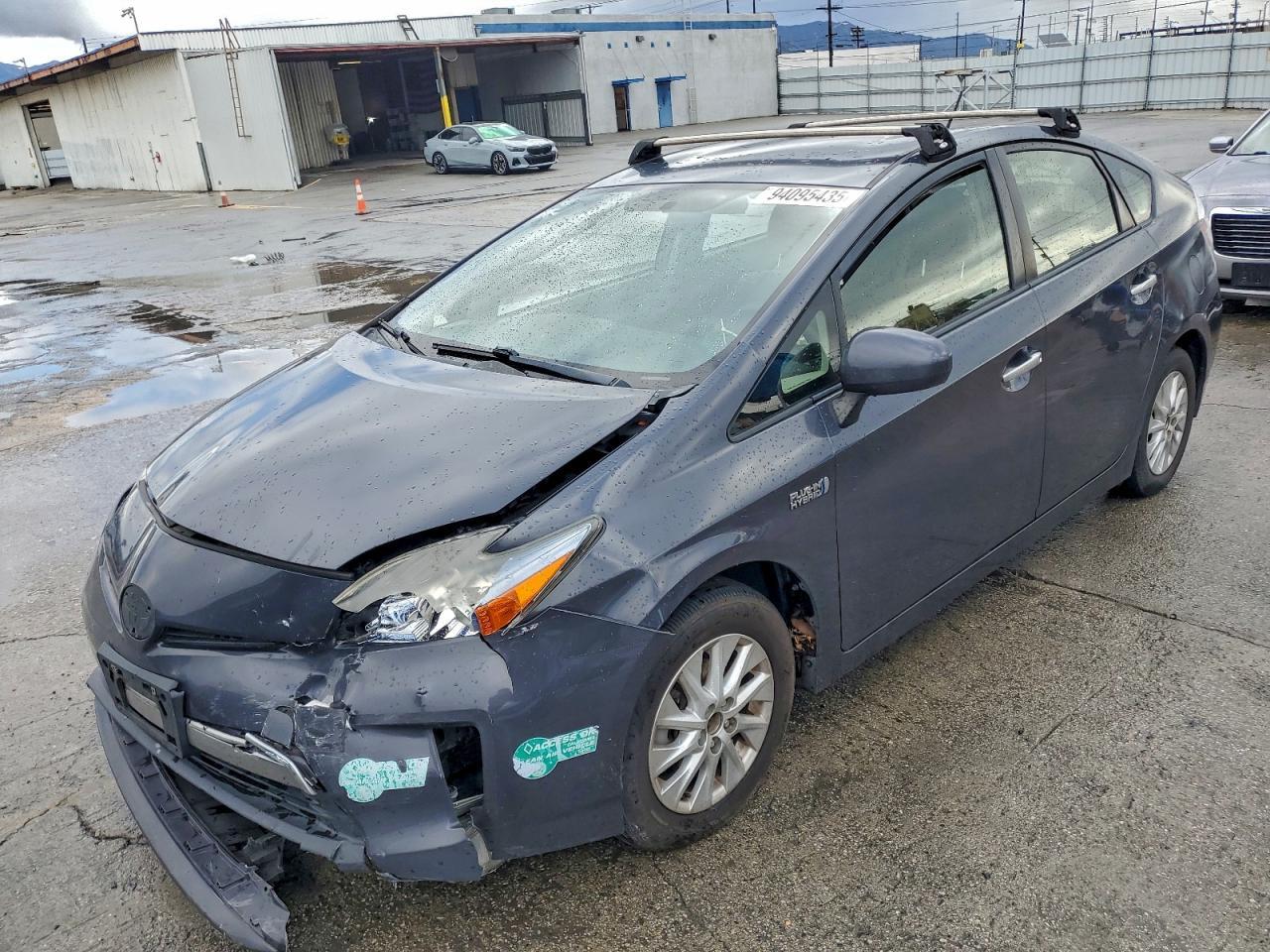 2015 TOYOTA Prius Plug-In