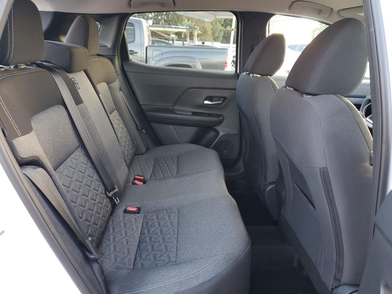 2025 NISSAN KICKS