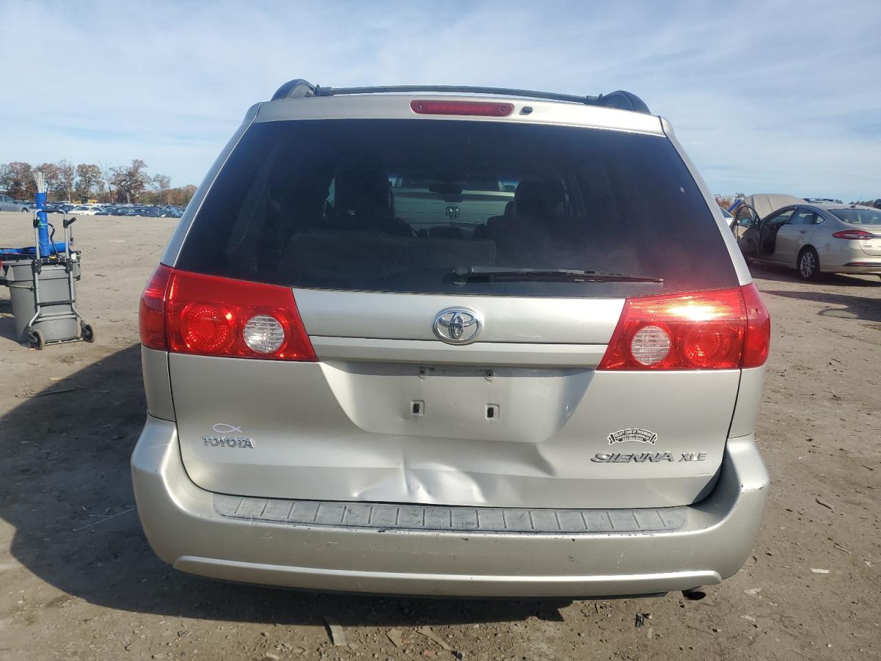 2006 TOYOTA SIENNA