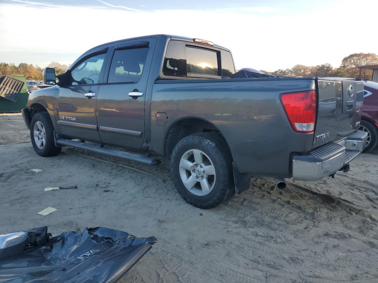 2005 NISSAN Titan