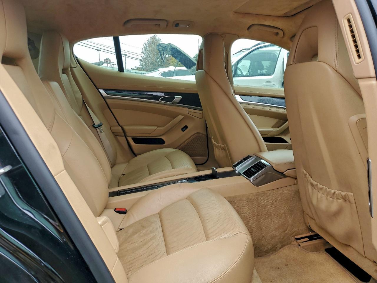 2011 PORSCHE Panamera