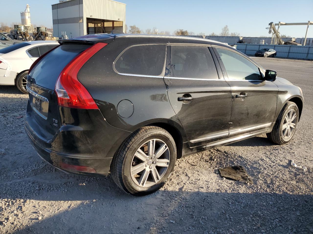 2017 VOLVO XC60