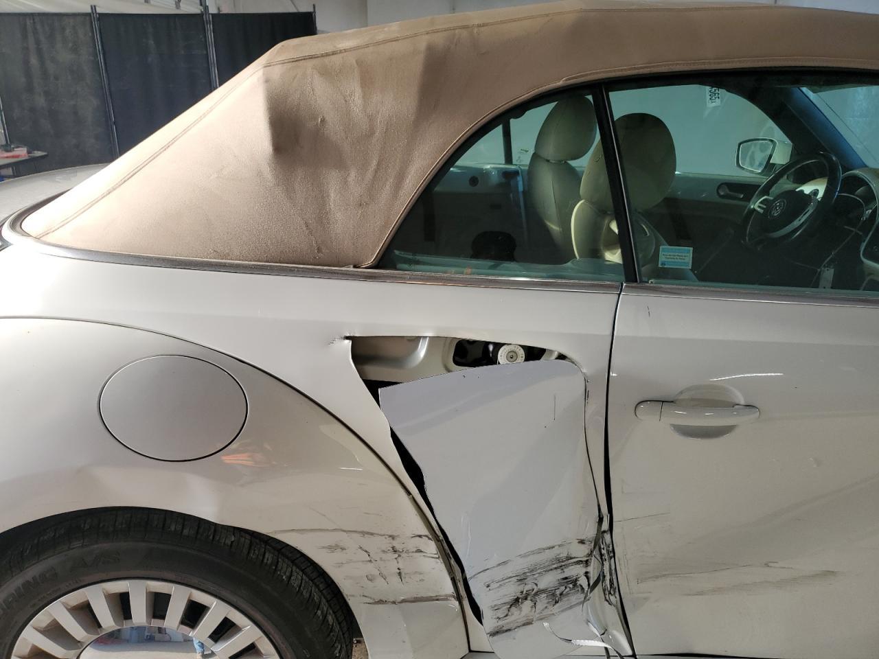2016 VOLKSWAGEN Beetle