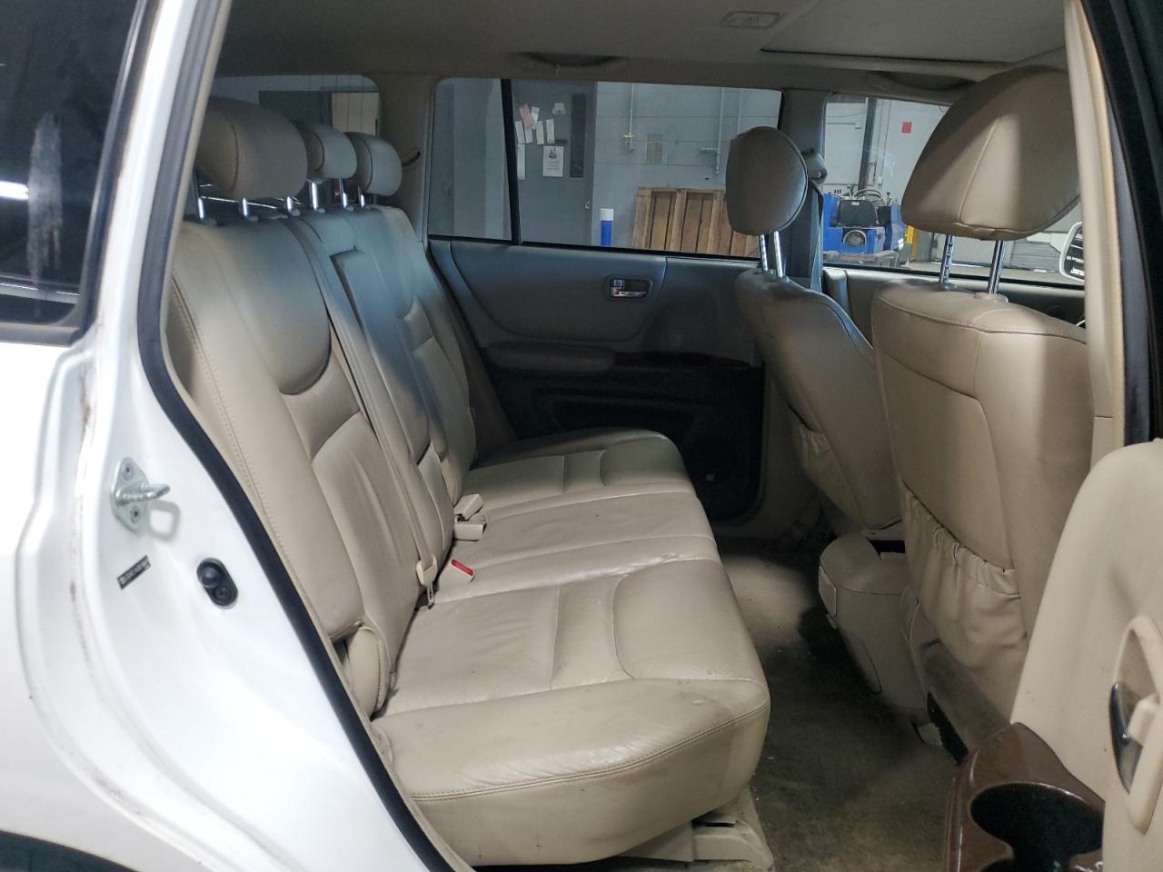 2003 TOYOTA HIGHLANDER