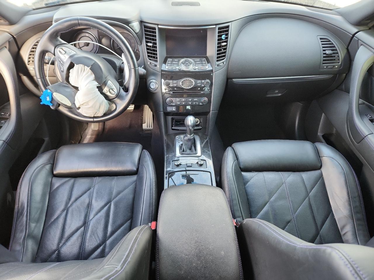 2017 INFINITI QX70