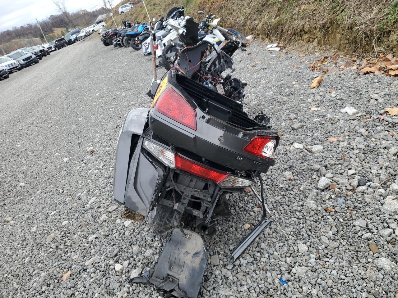 2016 HONDA Gl1800