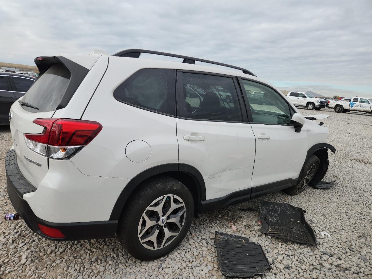 2021 SUBARU FORESTER