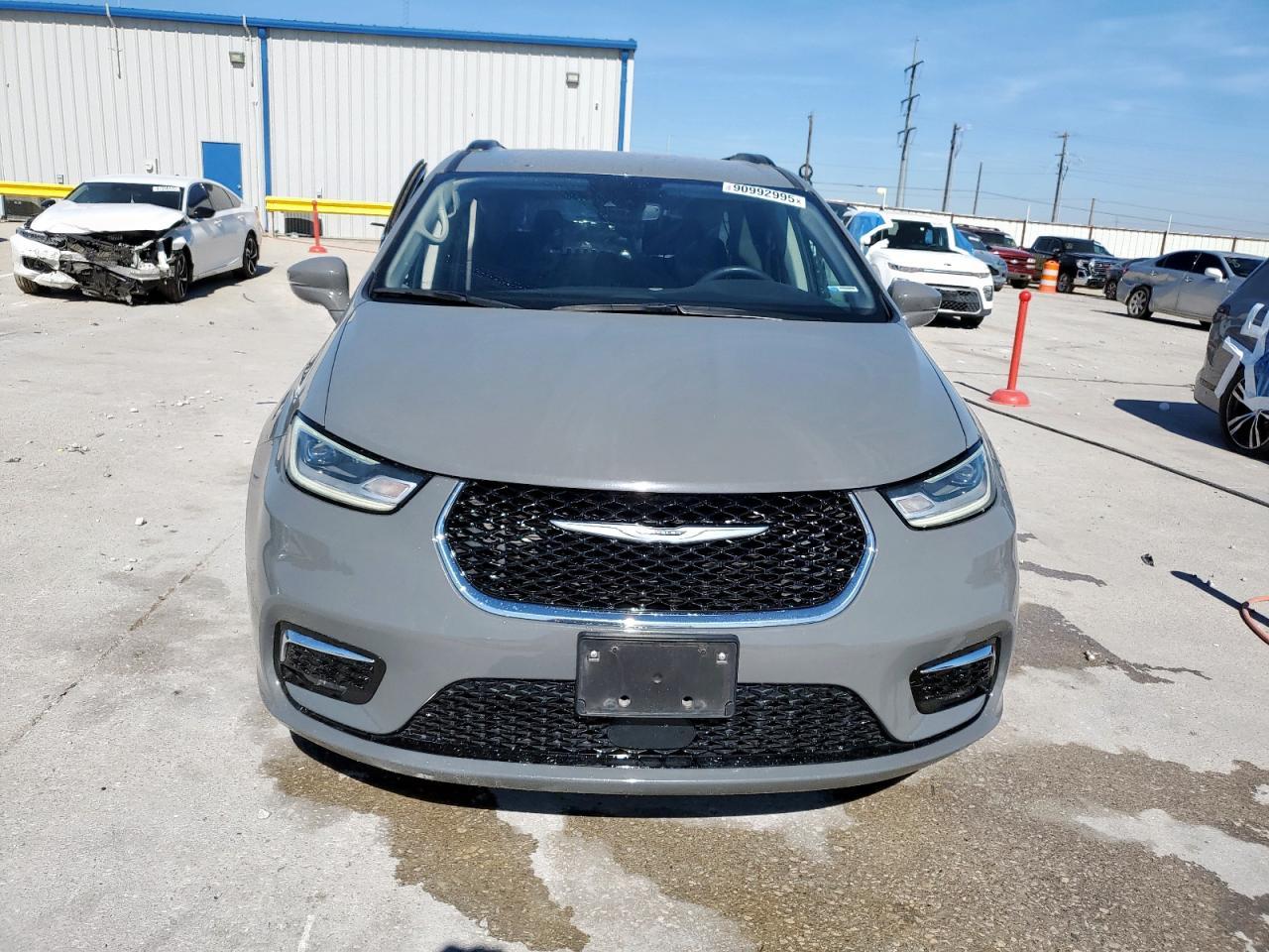 2022 CHRYSLER Pacifica