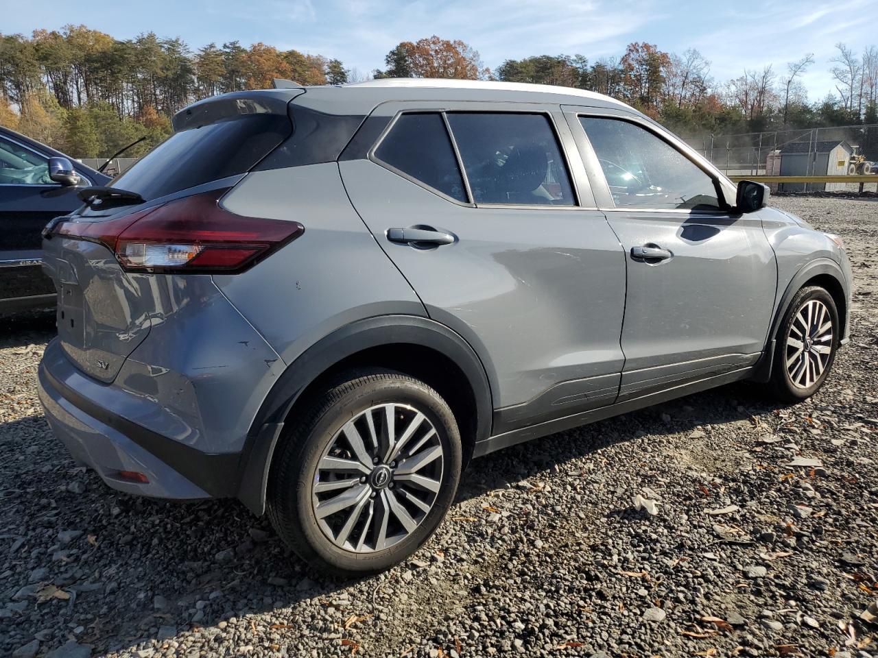 2024 NISSAN KICKS