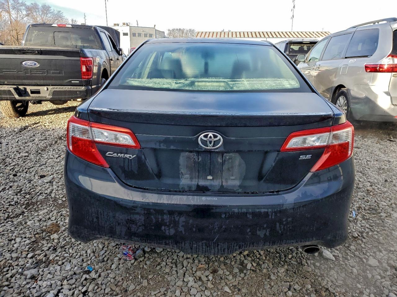 2014 TOYOTA CAMRY